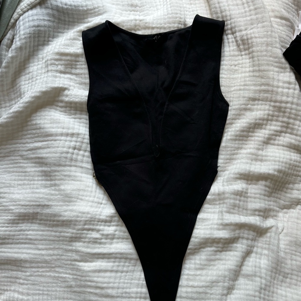 Revolve Hours Deep V Bodysuit With Chains - image 1